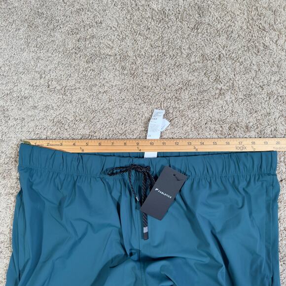 NEW FABLETICS 'The One' Mens Athletic Shorts 2XL Green 7" Lined Gym Workout NWT - Picture 3 of 7